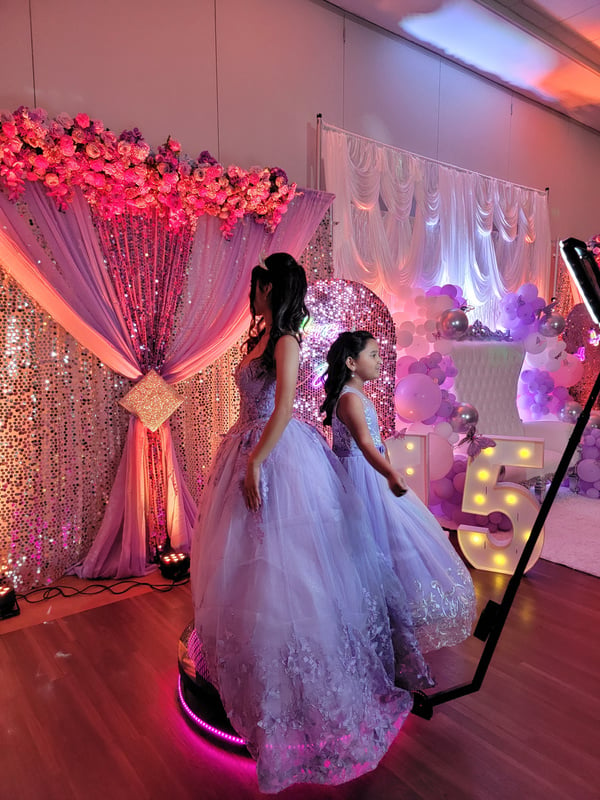 Image gallery marquee